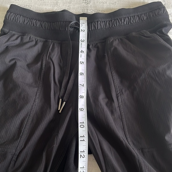 Lululemon Dance Studio Mid-Rise Jogger Pants Black Size 6 - Picture 12 of 12